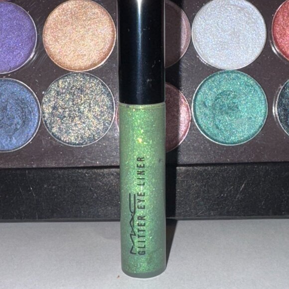mac devine lime glitter eyeliner - Picture 1 of 2